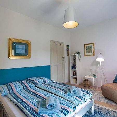 Les Chambres Du Lavoir Vert Tourbes Esterno foto